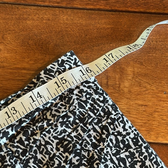 New York & Company Black and White Stretch Pencil Skirt Size 8 - Picture 5 of 9